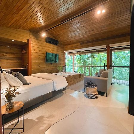 Cabana Equipada Em Meio A Natureza Em بوميرودي المظهر الخارجي الصورة