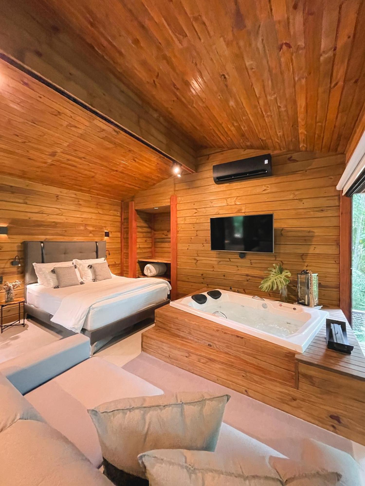 Cabana Equipada Em Meio A Natureza Em بوميرودي المظهر الخارجي الصورة
